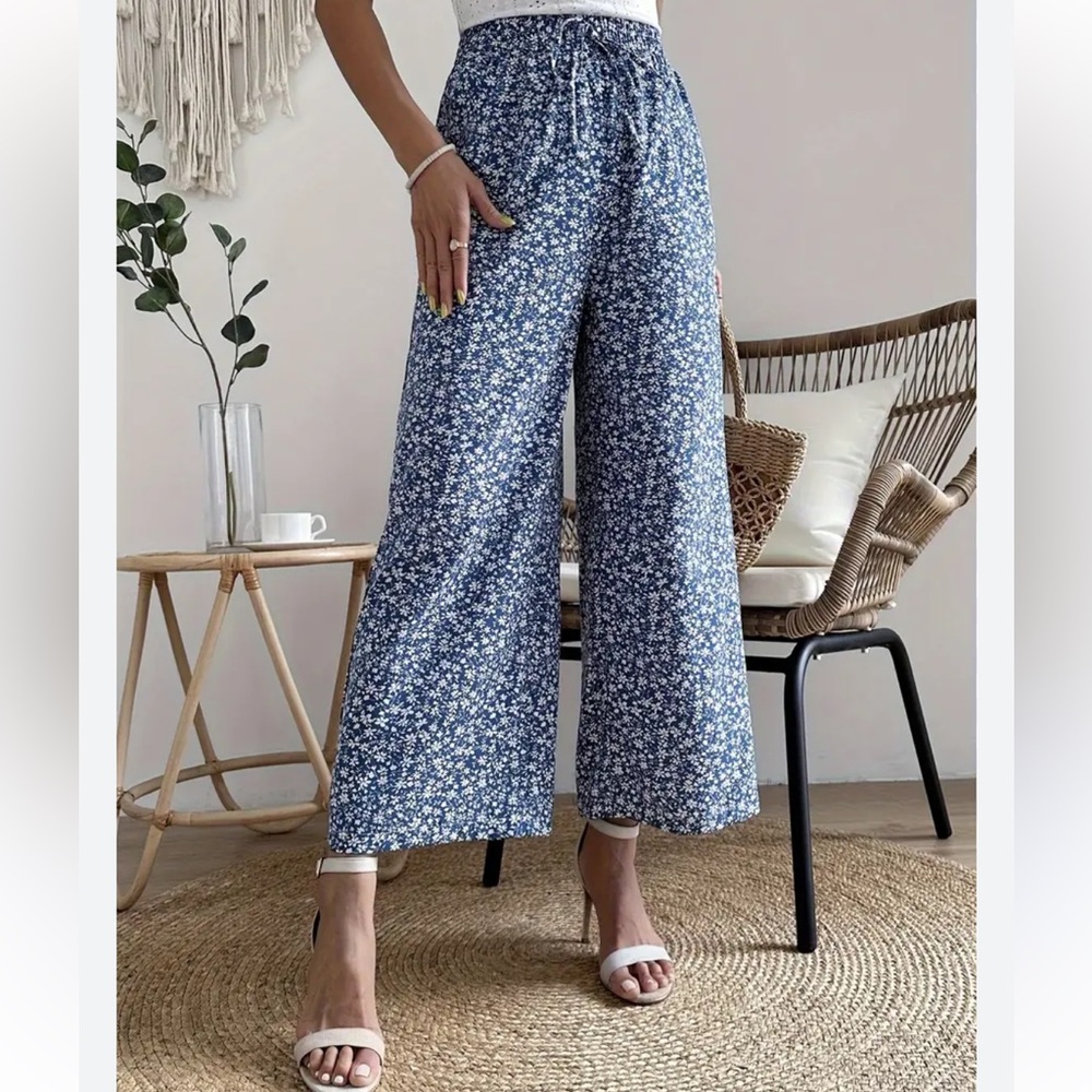 Derek Heart Floral Capris